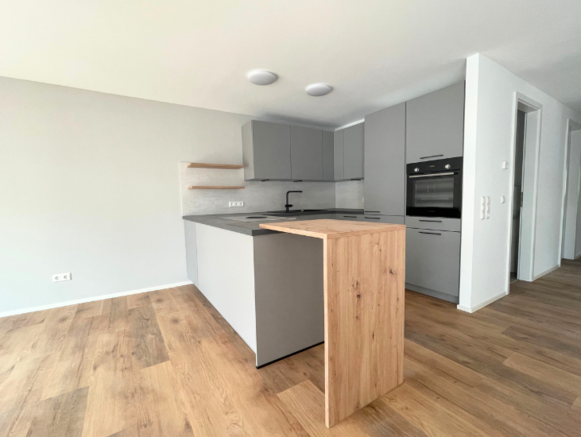 moderne Küche unserer neuen Neubauwohnung