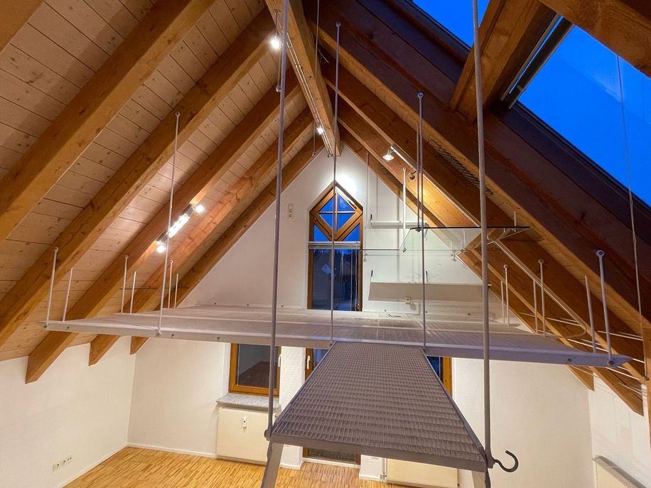 Sonnige Dachwohnung mit Galerie