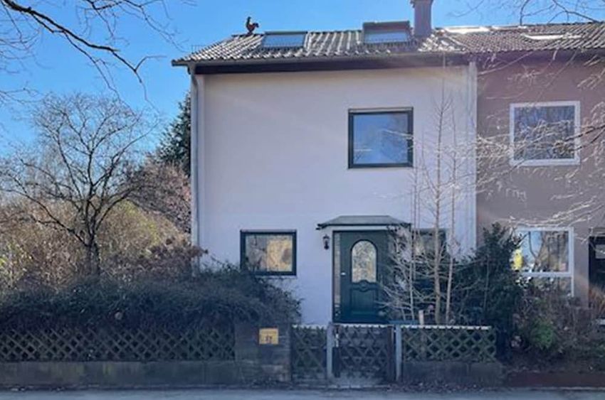 Stuttgart: Haus mit 5 Zimmer